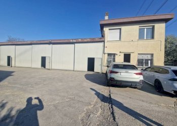 Facciata - Capannone via Podere della Vigna, Settimo Milanese - foto 4