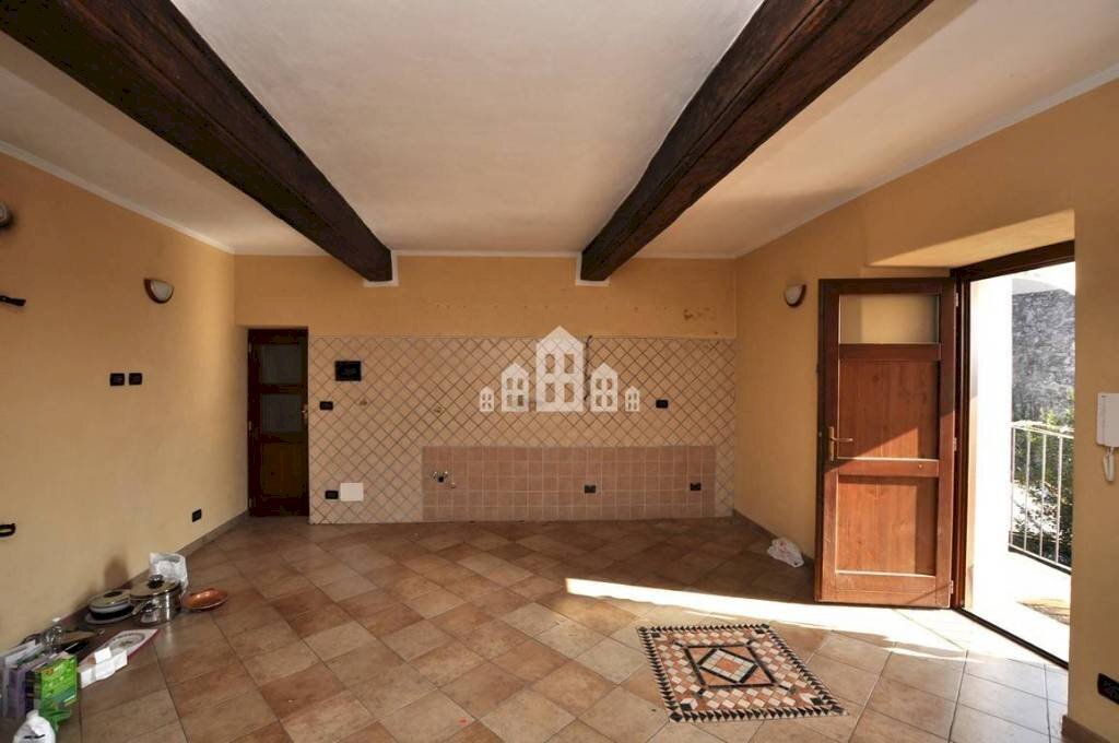 Cucina - Casa indipendente Località Moriane Inferiore, 4, Cuorgnè - foto 1