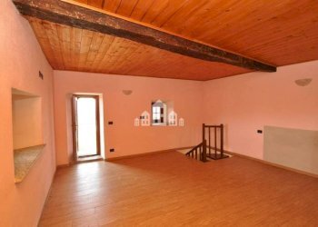 Stanza non arredata - Independent house Località Moriane Inferiore, 4, Cuorgnè - photo 9