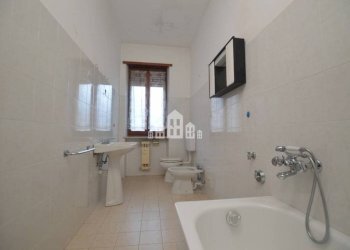 Bagno - Three-room apartment via Verdi, 4, Sparone - photo 11