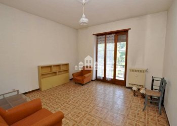 Camera da letto - Three-room apartment via Verdi, 4, Sparone - photo 12