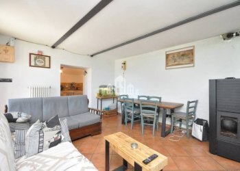 Salone - Casa indipendente Località San Giuseppe, 5, Cuorgnè - foto 3