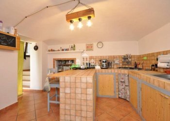 Cucina - Casa indipendente Località San Giuseppe, 5, Cuorgnè - foto 5