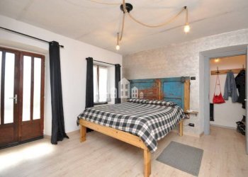 Camera da letto - Casa indipendente Località San Giuseppe, 5, Cuorgnè - foto 14