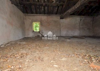 Stanza non arredata - Casa indipendente Località San Giuseppe, 5, Cuorgnè - foto 27