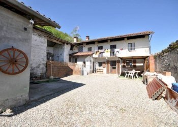 Cortile interno - Casa indipendente Località San Giuseppe, 5, Cuorgnè - foto 31