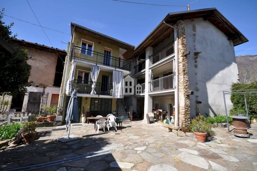 Facciata - Casa indipendente via Chiesanuova, 47, Borgiallo - foto 1