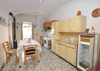 Cucina - Four-room apartment via Maurizio Parigi, 6, Cuorgnè - photo 1