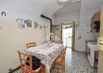 Cucina - Four-room apartment via Maurizio Parigi, 6, Cuorgnè - photo 5