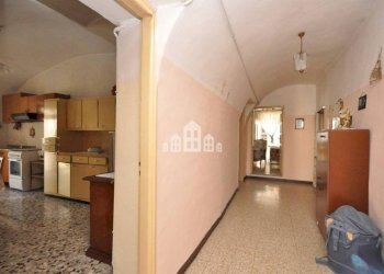 Corridoio - Four-room apartment via Maurizio Parigi, 6, Cuorgnè - photo 9