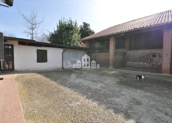 Posto macchina - Casa indipendente vicolo Madonna, 16, Rivarolo Canavese - foto 2