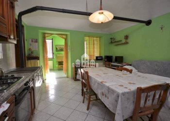 Cucina - Casa indipendente vicolo Madonna, 16, Rivarolo Canavese - foto 7
