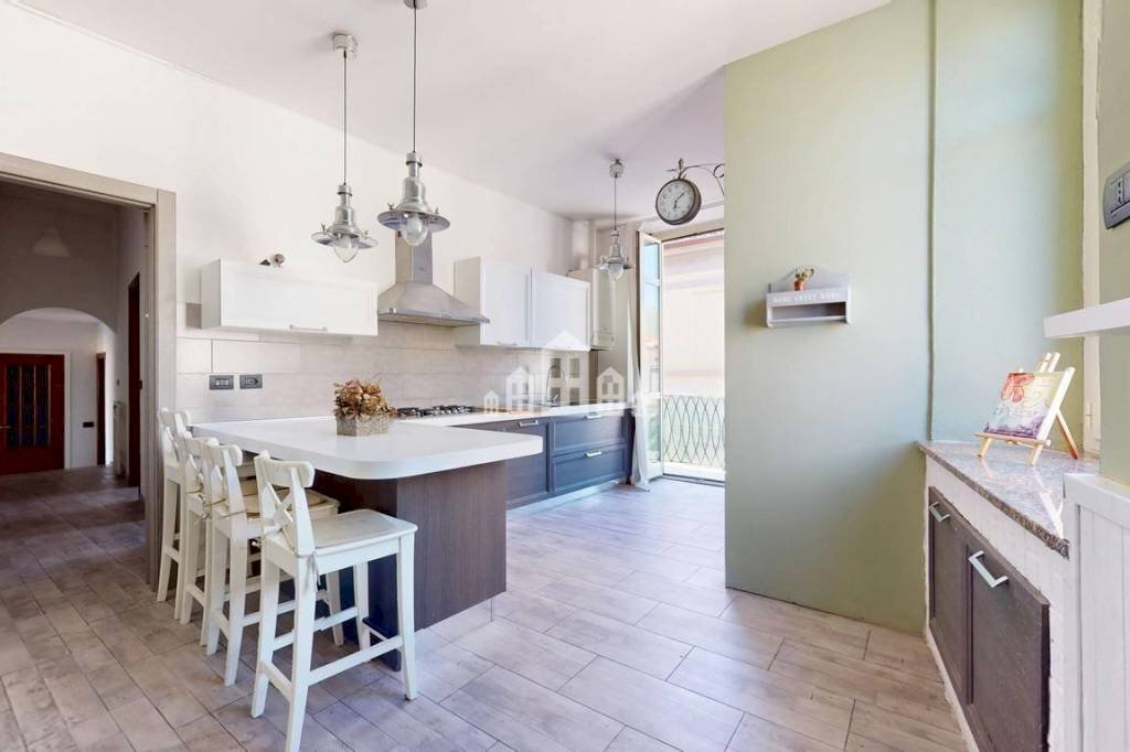 Cucina - Appartamento via Milite Ignoto, 3, Cuorgnè - foto 1
