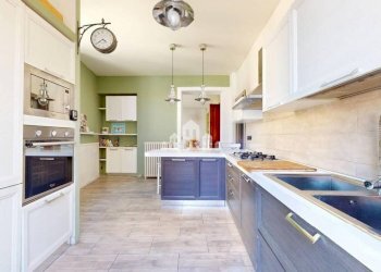 Cucina - Appartamento via Milite Ignoto, 3, Cuorgnè - foto 16
