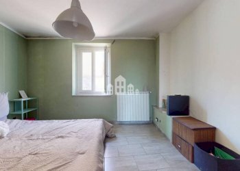 Camera da letto - Appartamento via Milite Ignoto, 3, Cuorgnè - foto 31