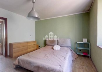 Camera da letto - Appartamento via Milite Ignoto, 3, Cuorgnè - foto 32