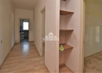Corridoio - Three-room apartment via Massimo D'Azeglio, 2, Cuorgnè - photo 10