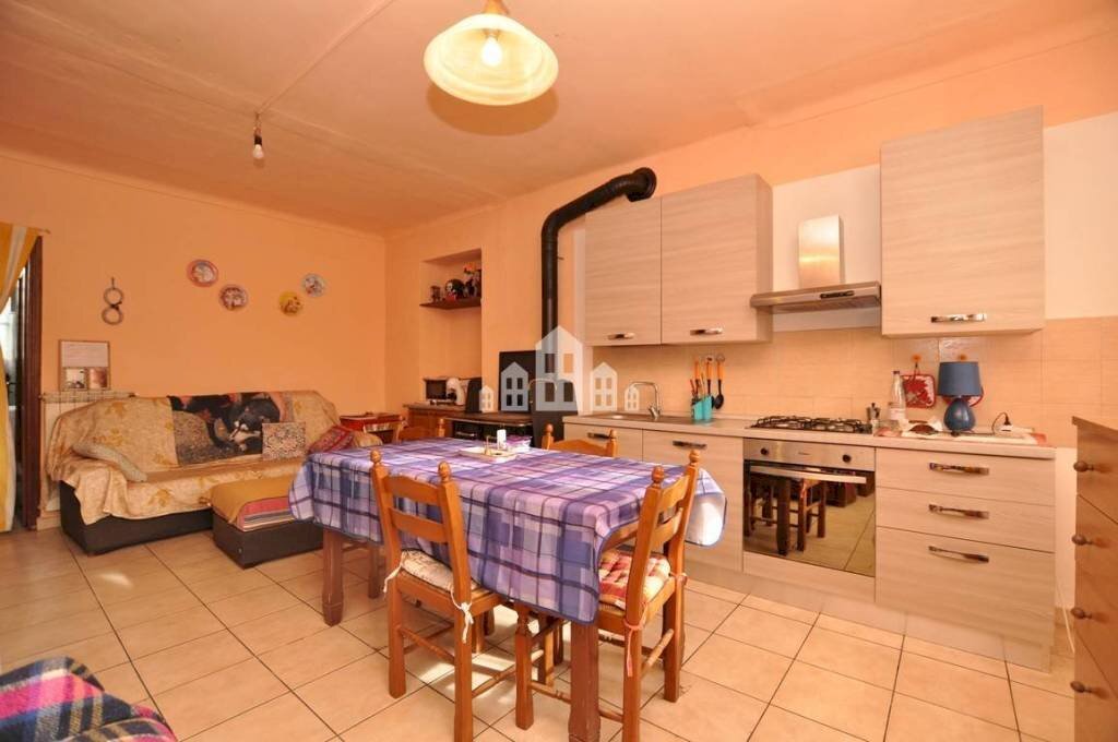 Cucina - Casa indipendente via delle Scuole, 18, Castellamonte - foto 2