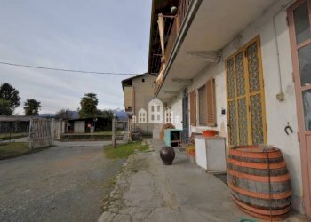 Cortile interno - Casa indipendente via delle Scuole, 18, Castellamonte - foto 7