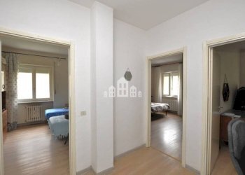Corridoio - Apartment viale kennedy, 89, Ivrea - photo 14