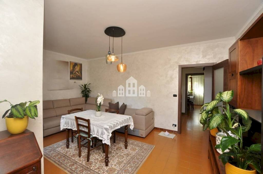 Salone - Appartamento via Cappella dell'orco, 6, Pont-Canavese - foto 2