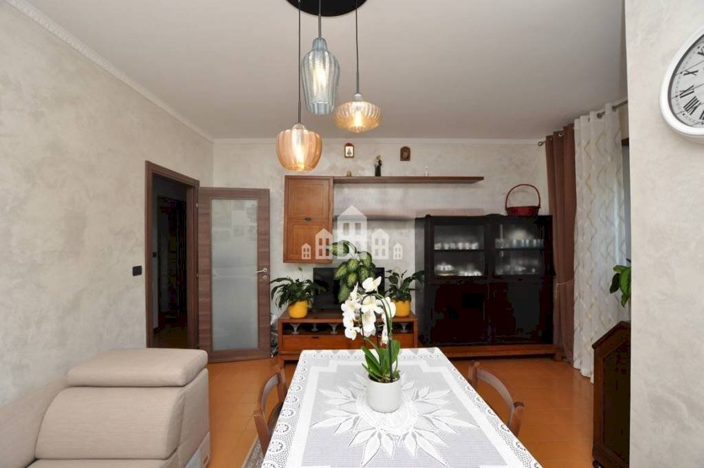 Salone - Appartamento via Cappella dell'orco, 6, Pont-Canavese - foto 3