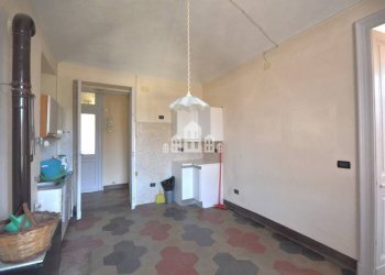 Cucina - Four-room apartment via Ponte Vecchio, 1, Cuorgnè - photo 4