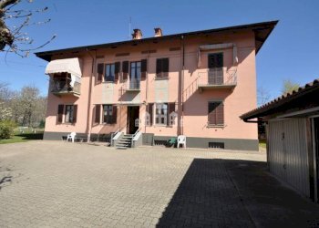 Facciata - Four-room apartment via Ponte Vecchio, 1, Cuorgnè - photo 14