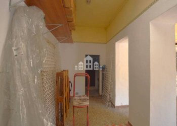 Corridoio - Negozio Località Turina, 24, Cuorgnè - foto 5