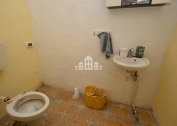Bagno - Negozio Località Turina, 24, Cuorgnè - foto 6