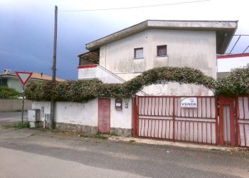 Facciata - Villa via Po, Anzio - photo 1