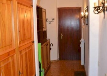 Corridoio - Three-room apartment via Mussi, 2, Roburent - photo 7