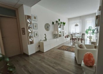 soggiorno - Appartamento piazza Benvenuti, Crema - foto 4