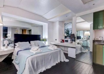 camera - Bed & Breakfast via Borgognona, 32, Roma (neighborhood Centro Storico) - photo 7