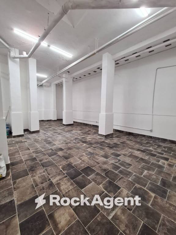 Interno non residenziale - Magazzino via Barriera del Bosco, 20, Sant'Agata Li Battiati - foto 1