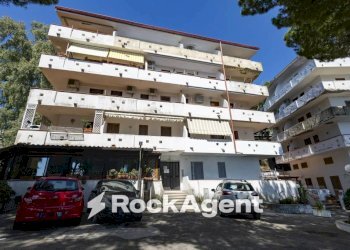 Facciata - Four-room apartment via San Martino, Stalettì - photo 7