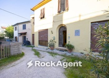 Facciata - Casa indipendente via Palestro, 19, Collesalvetti - foto 2