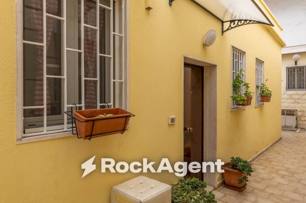 Interno palazzo - Two-room apartment corso Cavour, 182, Bari - photo 3