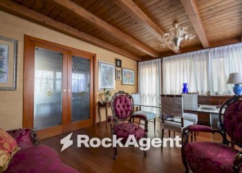 Veranda - Four-room apartment viale Tommaso Campanella, 90, Catanzaro - photo 9
