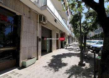 Shop Viale Della Libertà, Martina Franca - photo 2