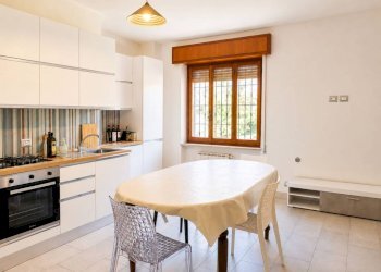 Four-room apartment strada di Morgnano, Terni - photo 8