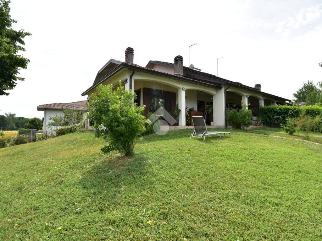 Porzione di casa Str. Montanara, Parma (zona San Ruffino) - foto 1