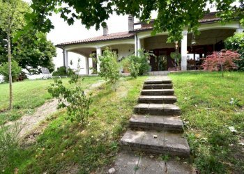 Portion of a house Str. Montanara, Parma (neighborhood San Ruffino) - photo 2