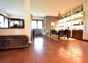 Portion of a house Str. Montanara, Parma (neighborhood San Ruffino) - photo 7