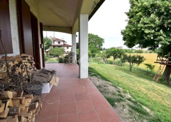 Portion of a house Str. Montanara, Parma (neighborhood San Ruffino) - photo 15