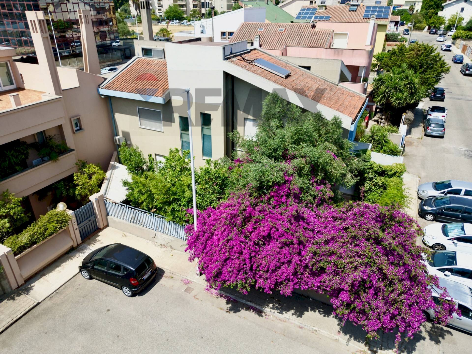 l esterno della villa - Villa Via Colleoni
10, Cagliari - foto 3