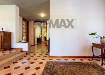 Hall / corridoio - Villa Via Colleoni
 
10, Cagliari - foto 9
