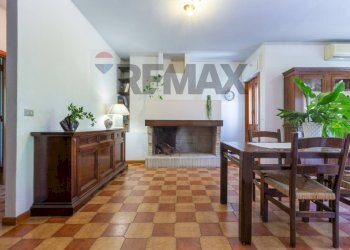 Sala da pranzo - Villa Via Colleoni
 
10, Cagliari - foto 10