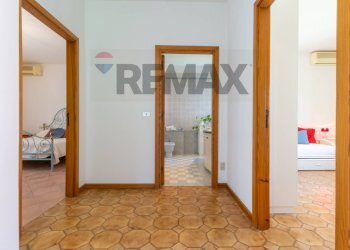 Hall / corridoio - Villa Via Colleoni
 
10, Cagliari - foto 17