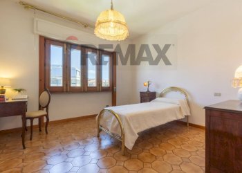 Camera / camera da letto - Villa Via Colleoni
 
10, Cagliari - foto 22